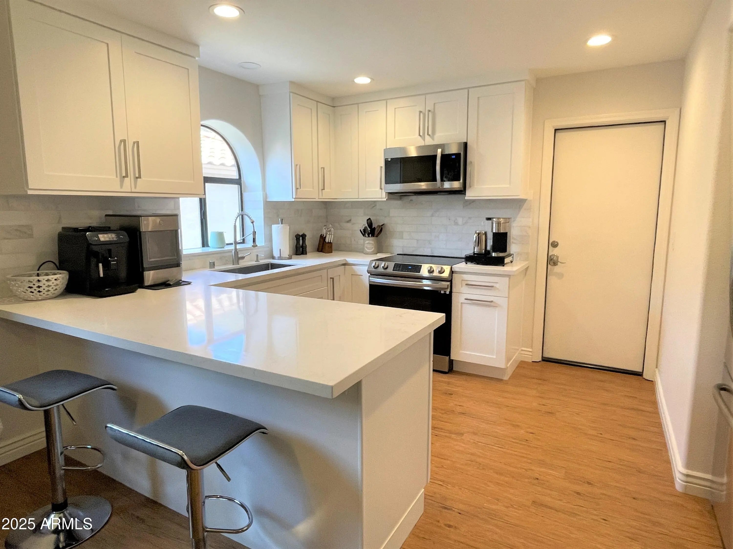 Photo of Listing #6928673