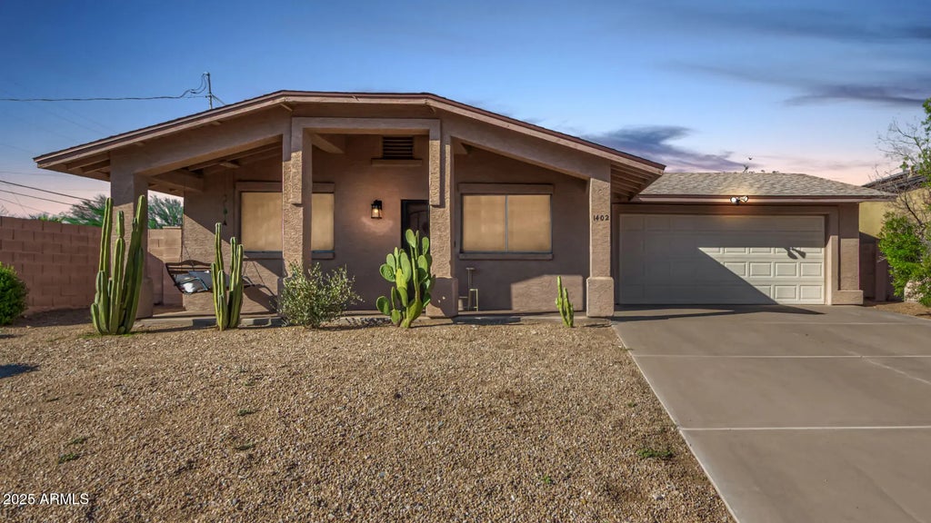 1402 E Malapai Drive, Phoenix