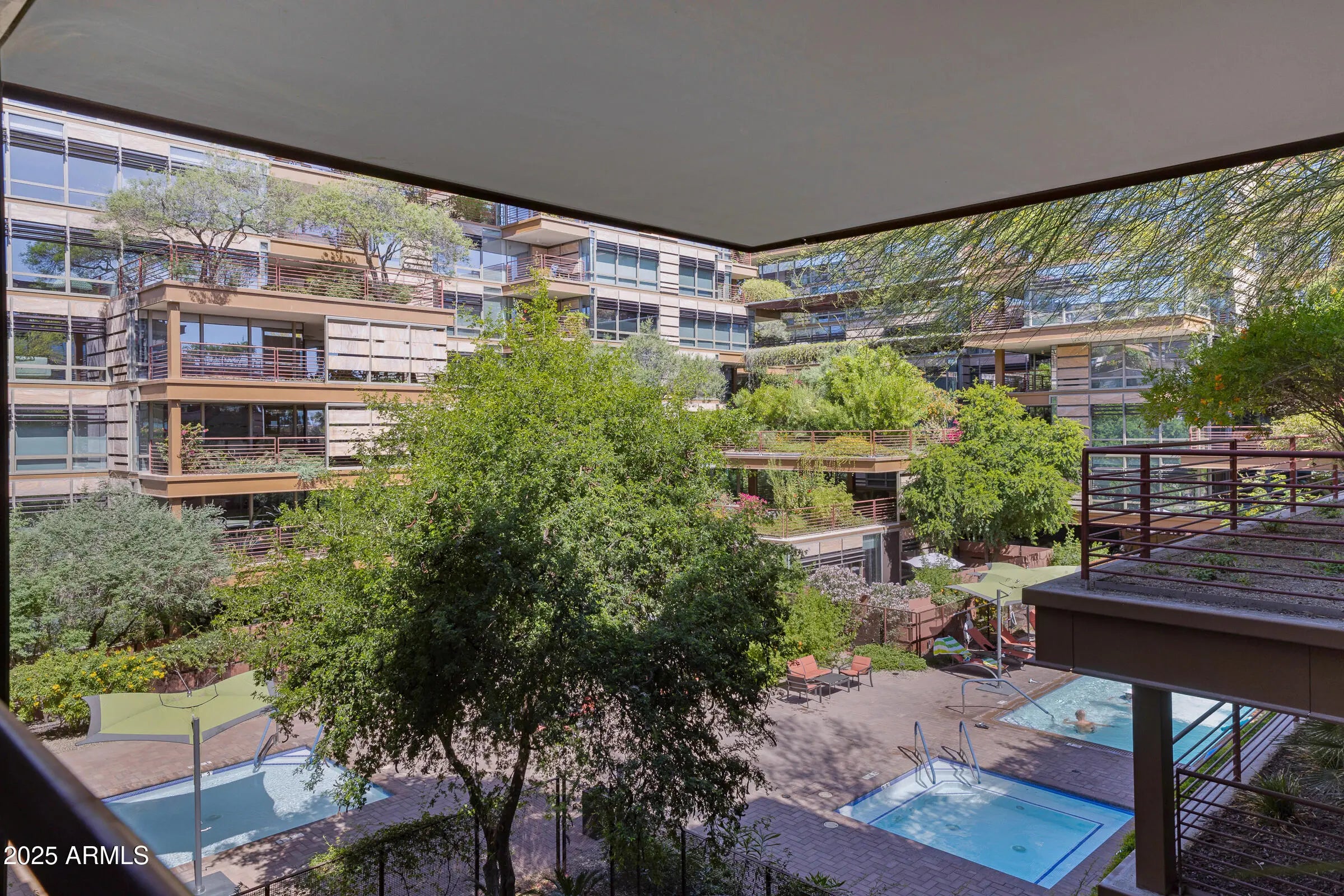 Photo of Listing #6930140