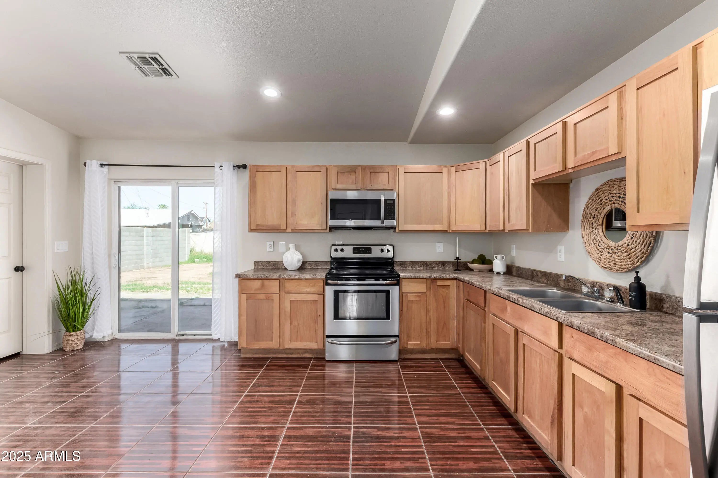 Photo of Listing #6929305