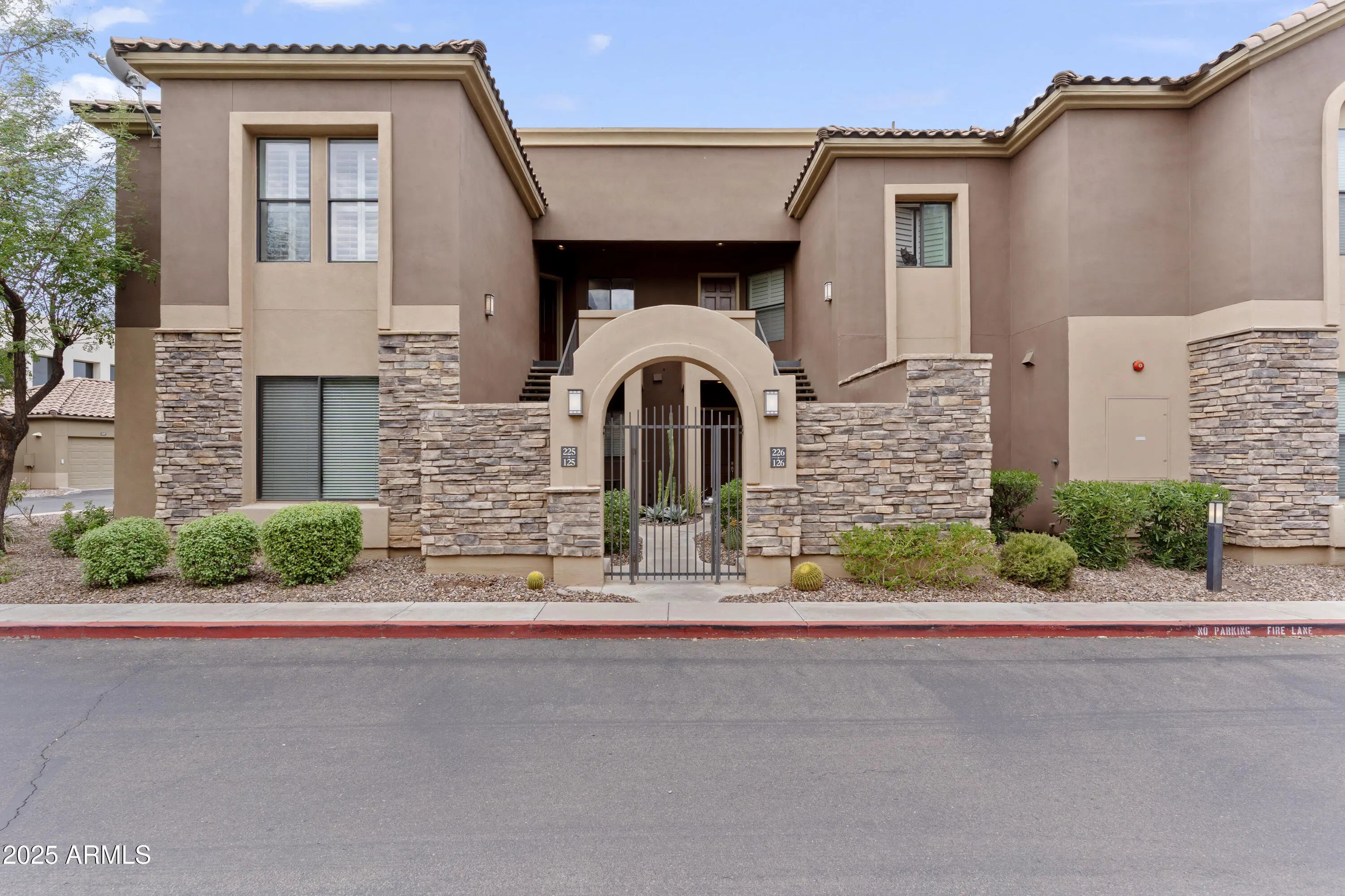 Photo of Listing #6928808