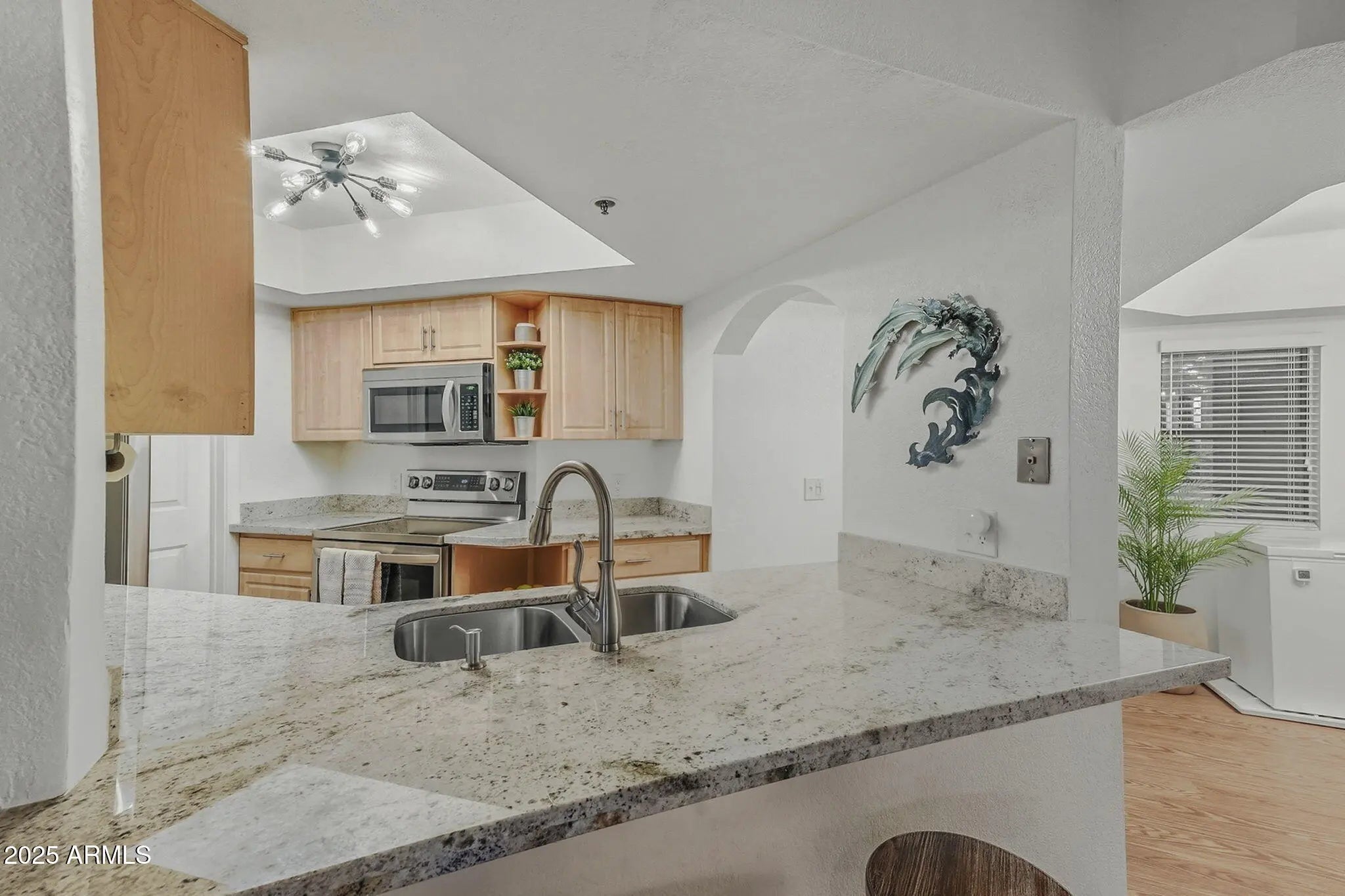 Photo of Listing #6937792