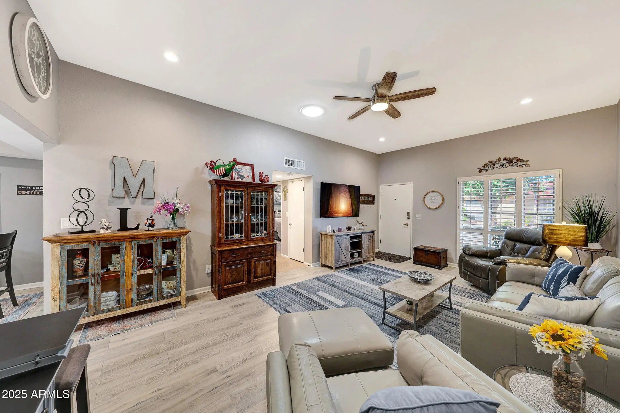 Photo of Listing #6936294