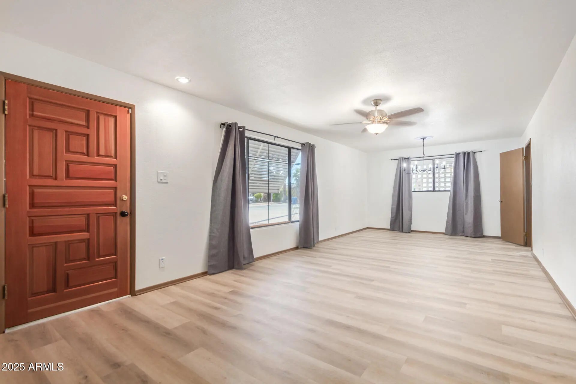 Photo of Listing #6929872