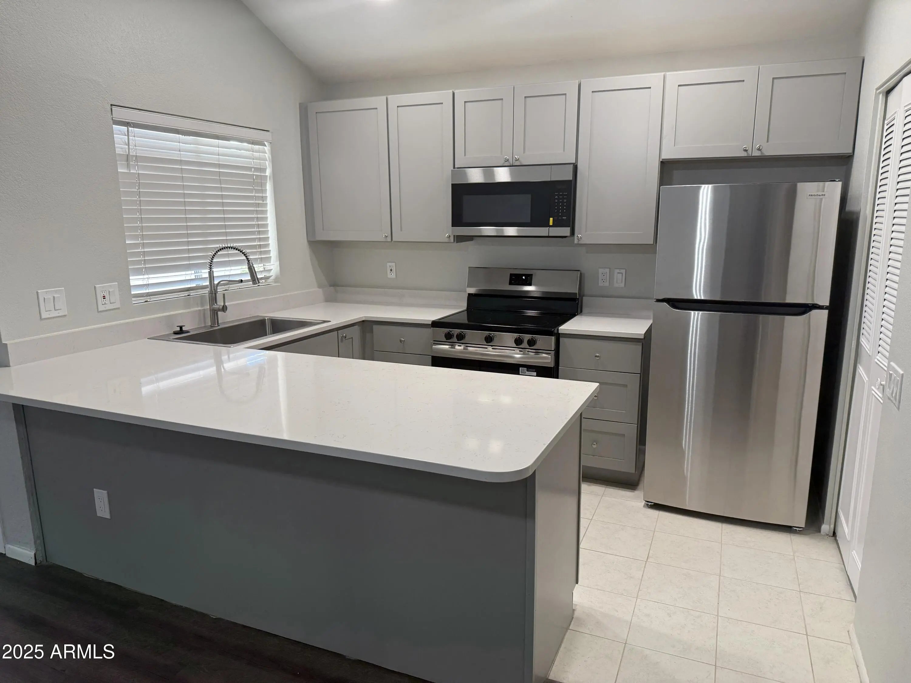 Photo of Listing #6928991