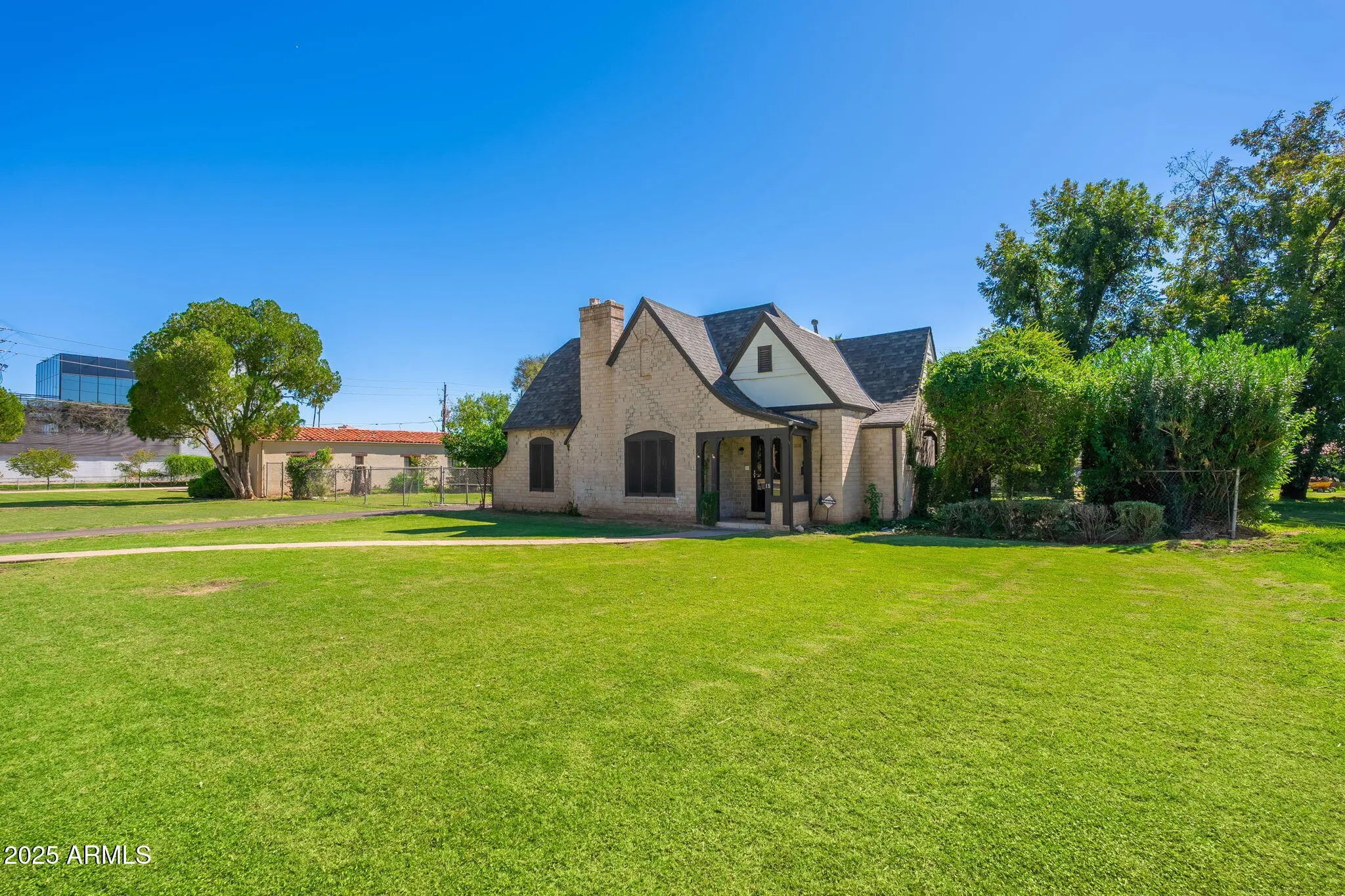 Photo of Listing #6928993