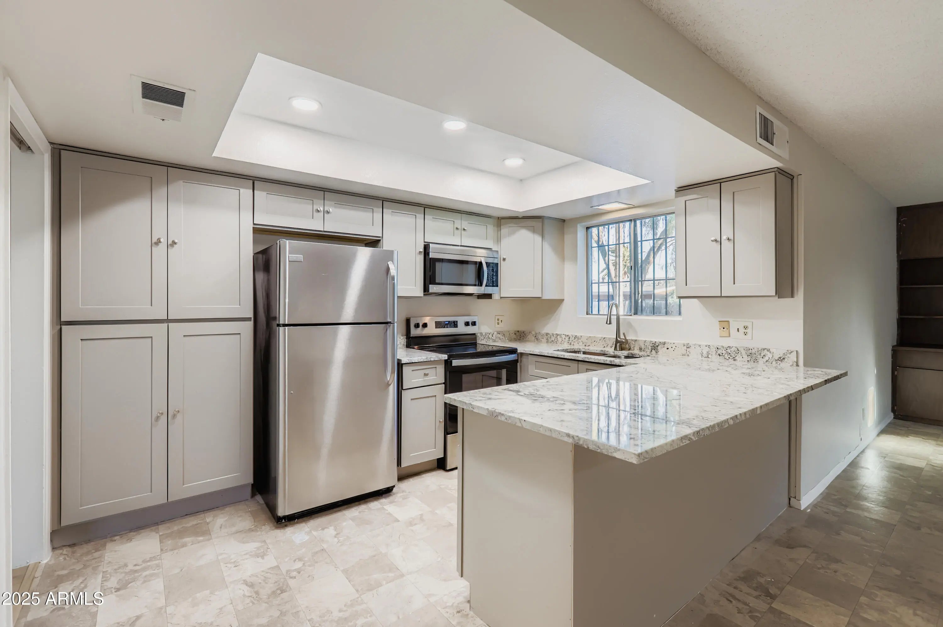 Photo of Listing #6929452