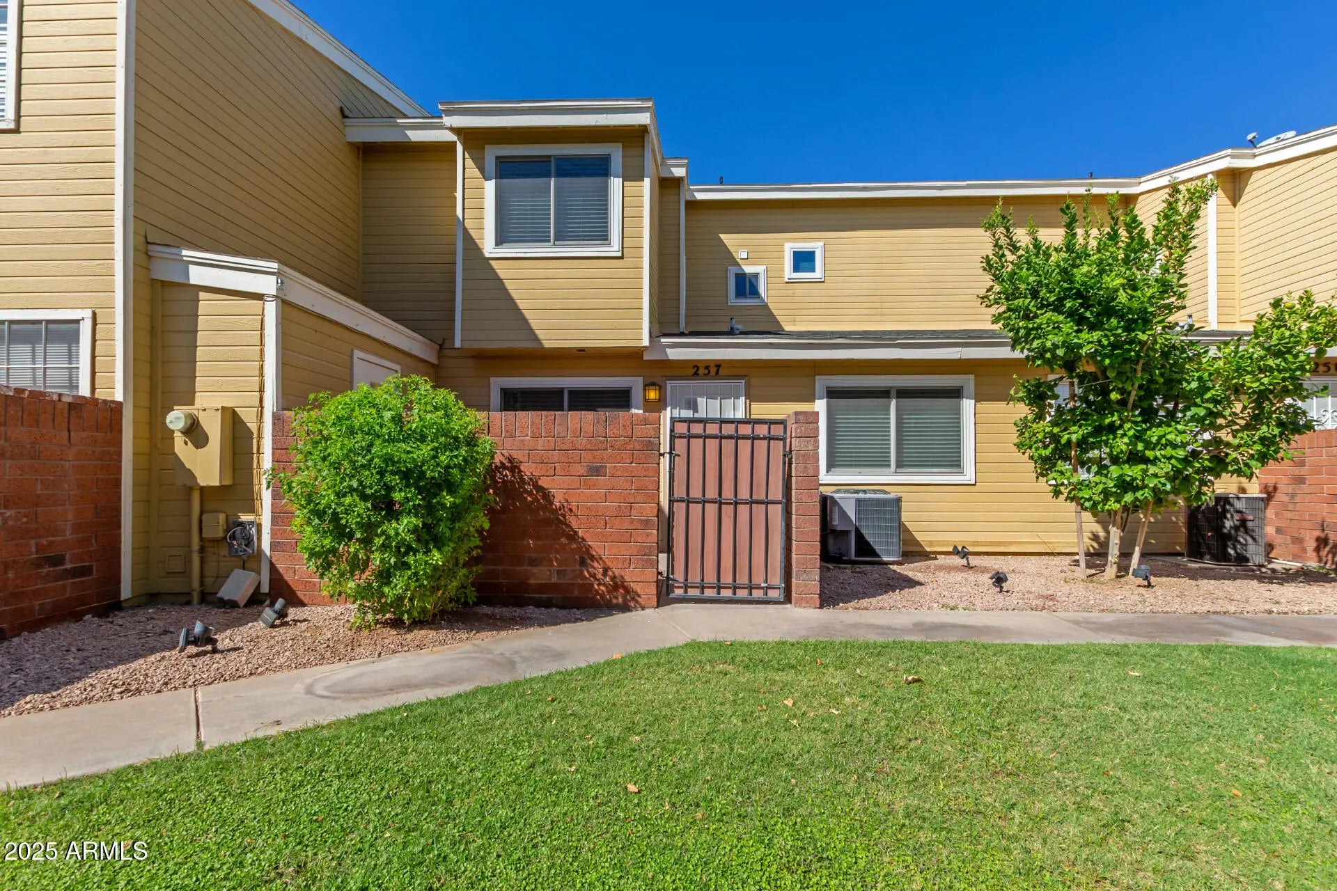 Photo of Listing #6929096