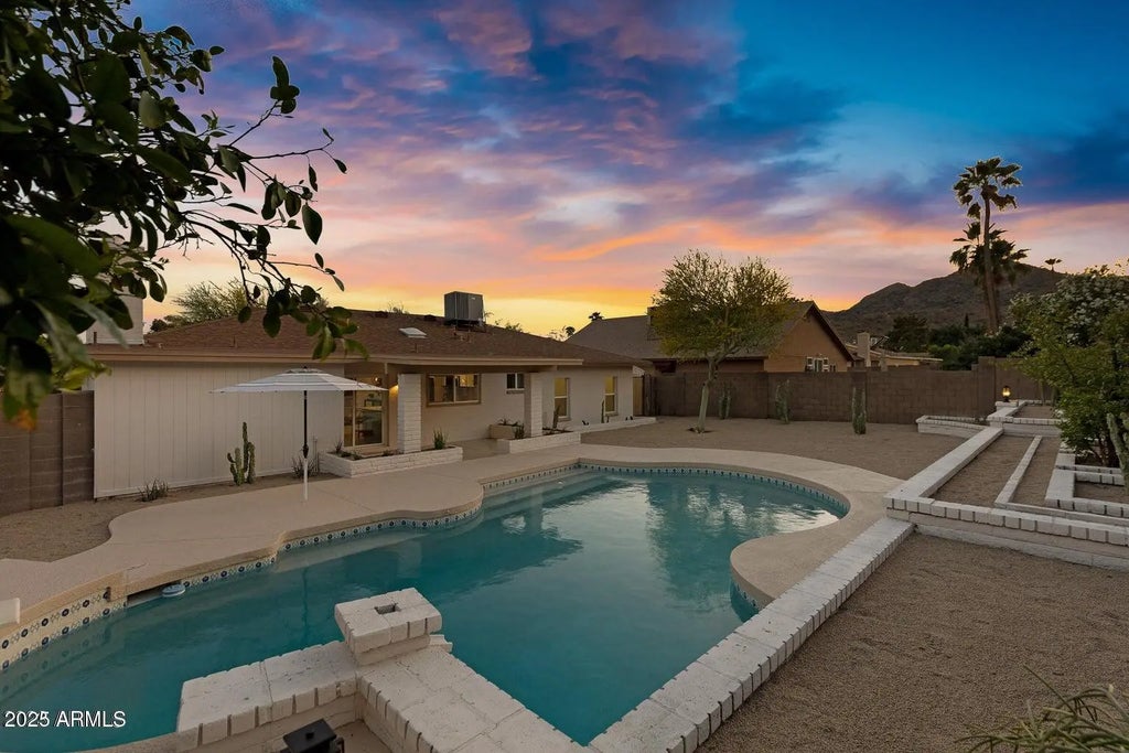 4324 E Sunrise Drive, Phoenix