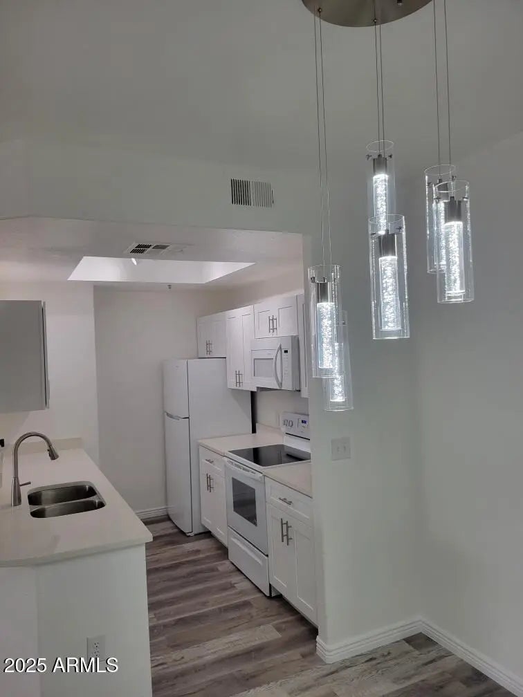 Photo of Listing #6930434