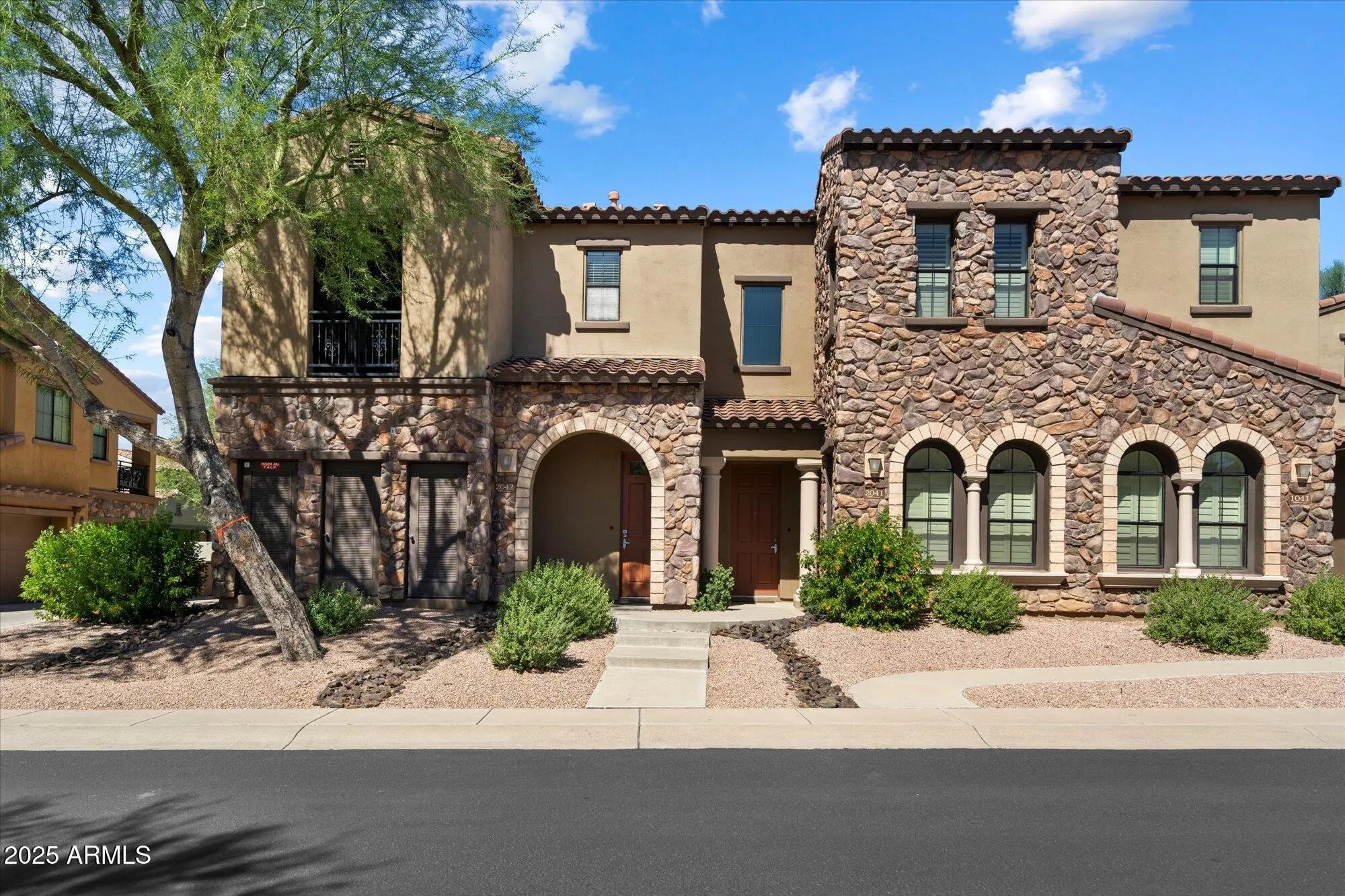 Photo of Listing #6930110