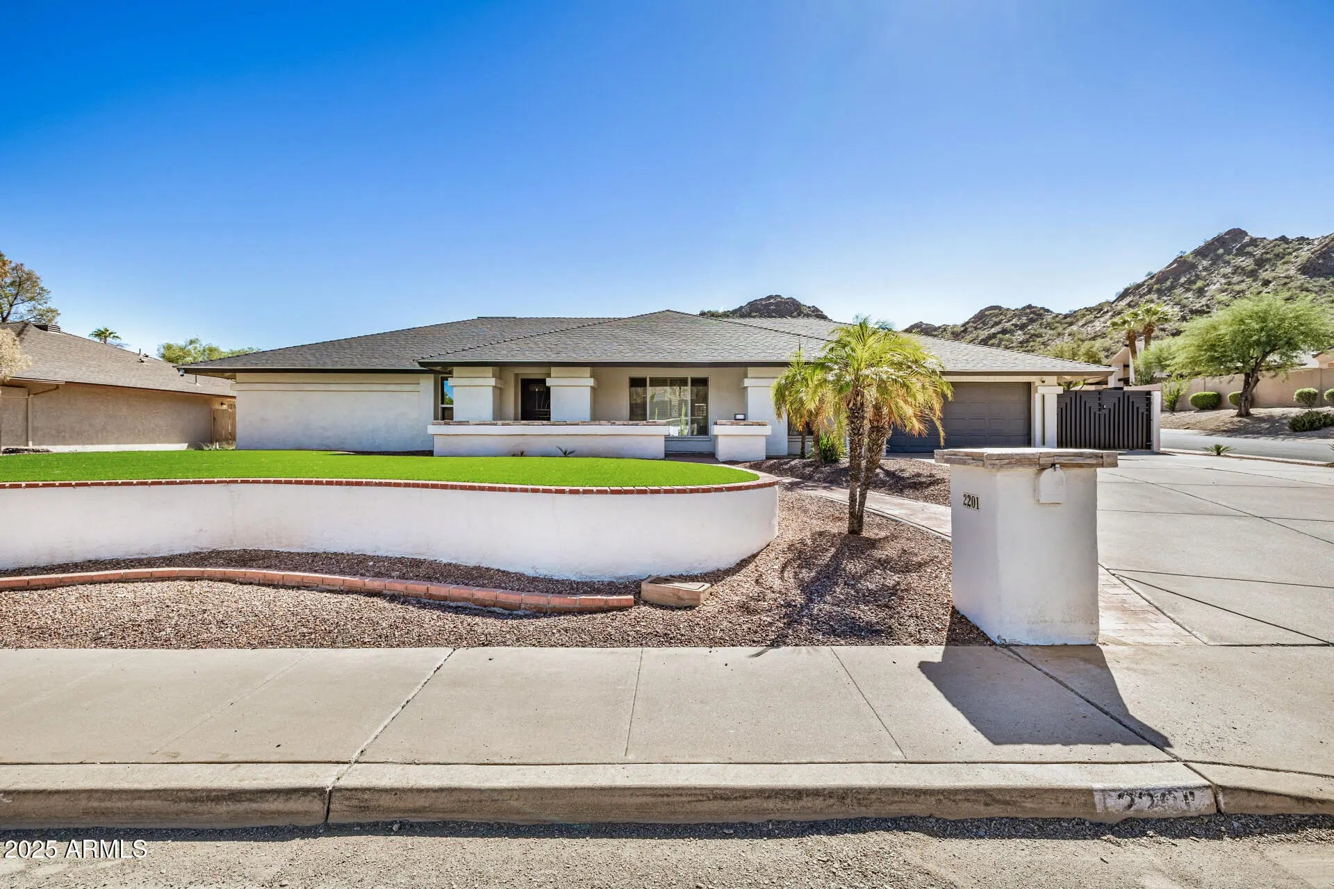 Photo of Listing #6930347