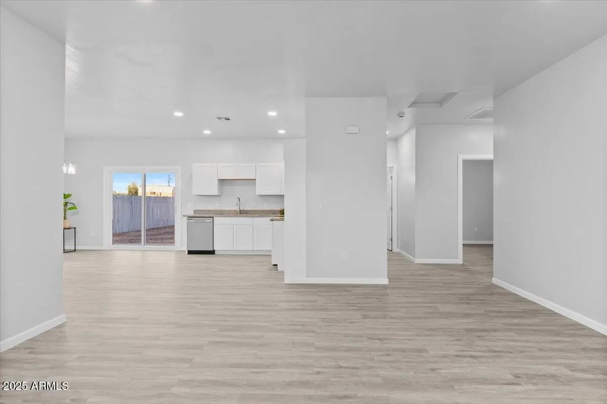 Photo of Listing #6929776