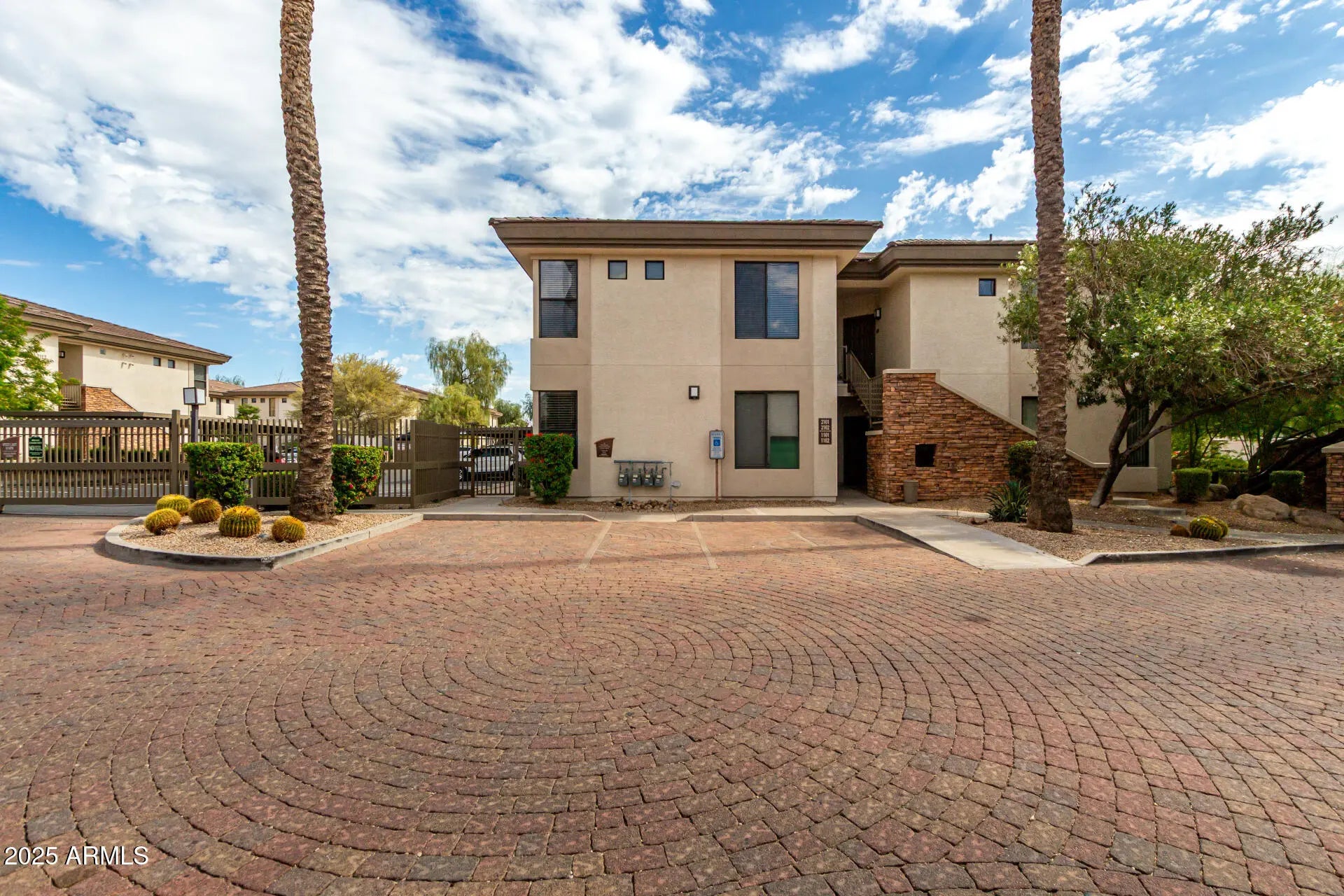 Photo of Listing #6930427