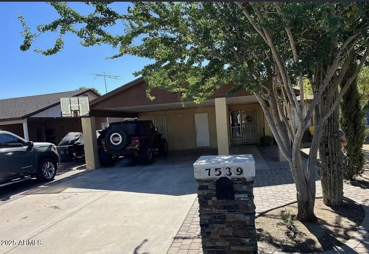 Photo of Listing #6932361