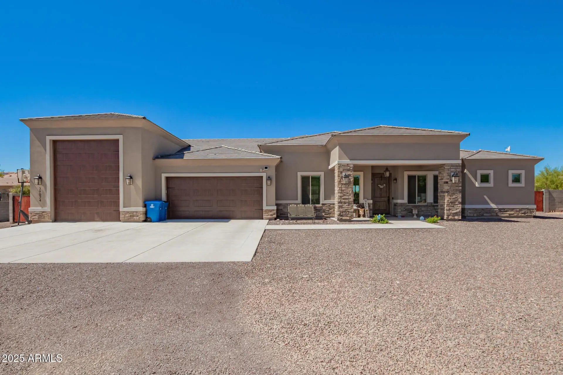 Photo of Listing #6931398