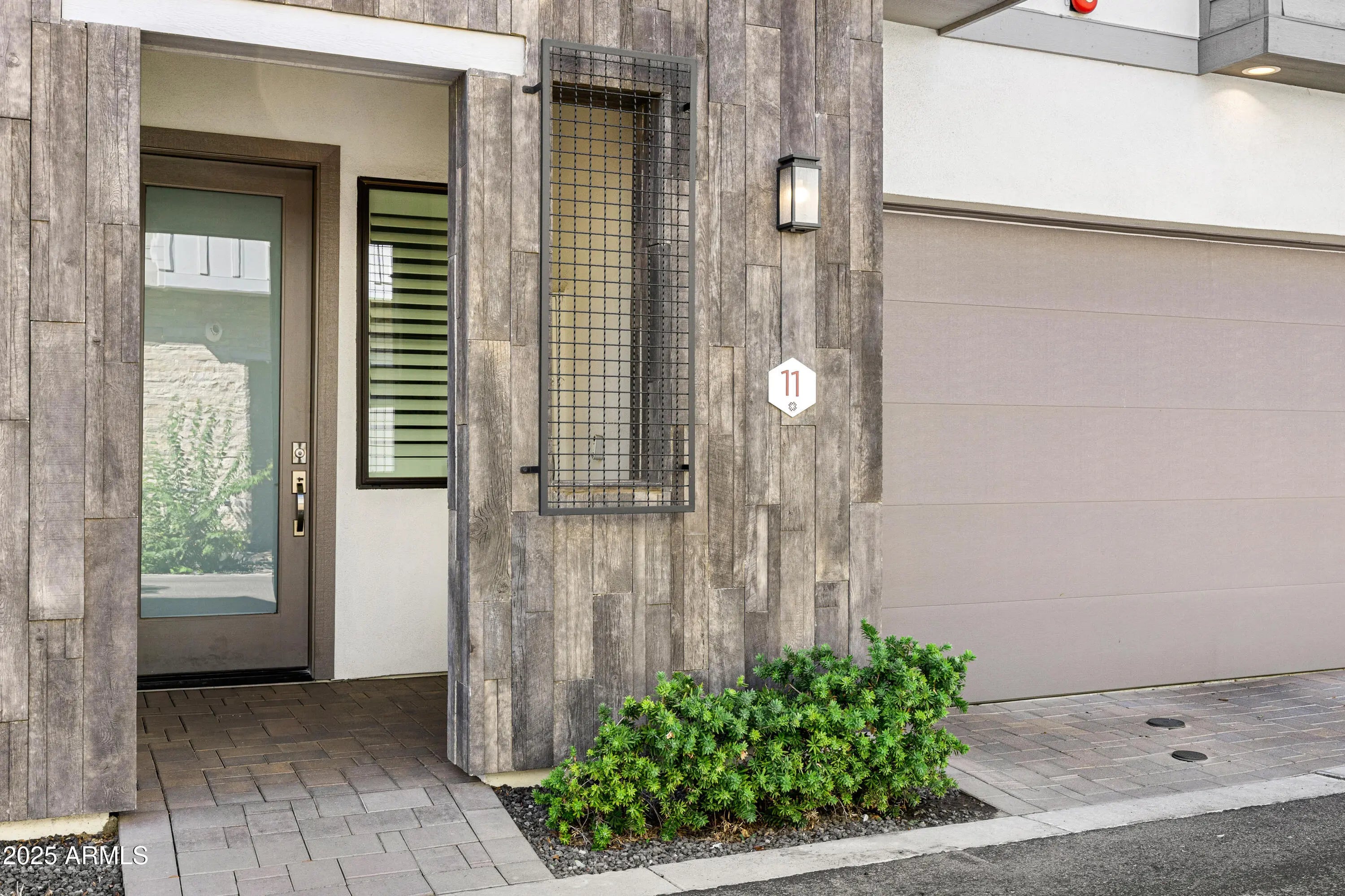 Photo of Listing #6929848