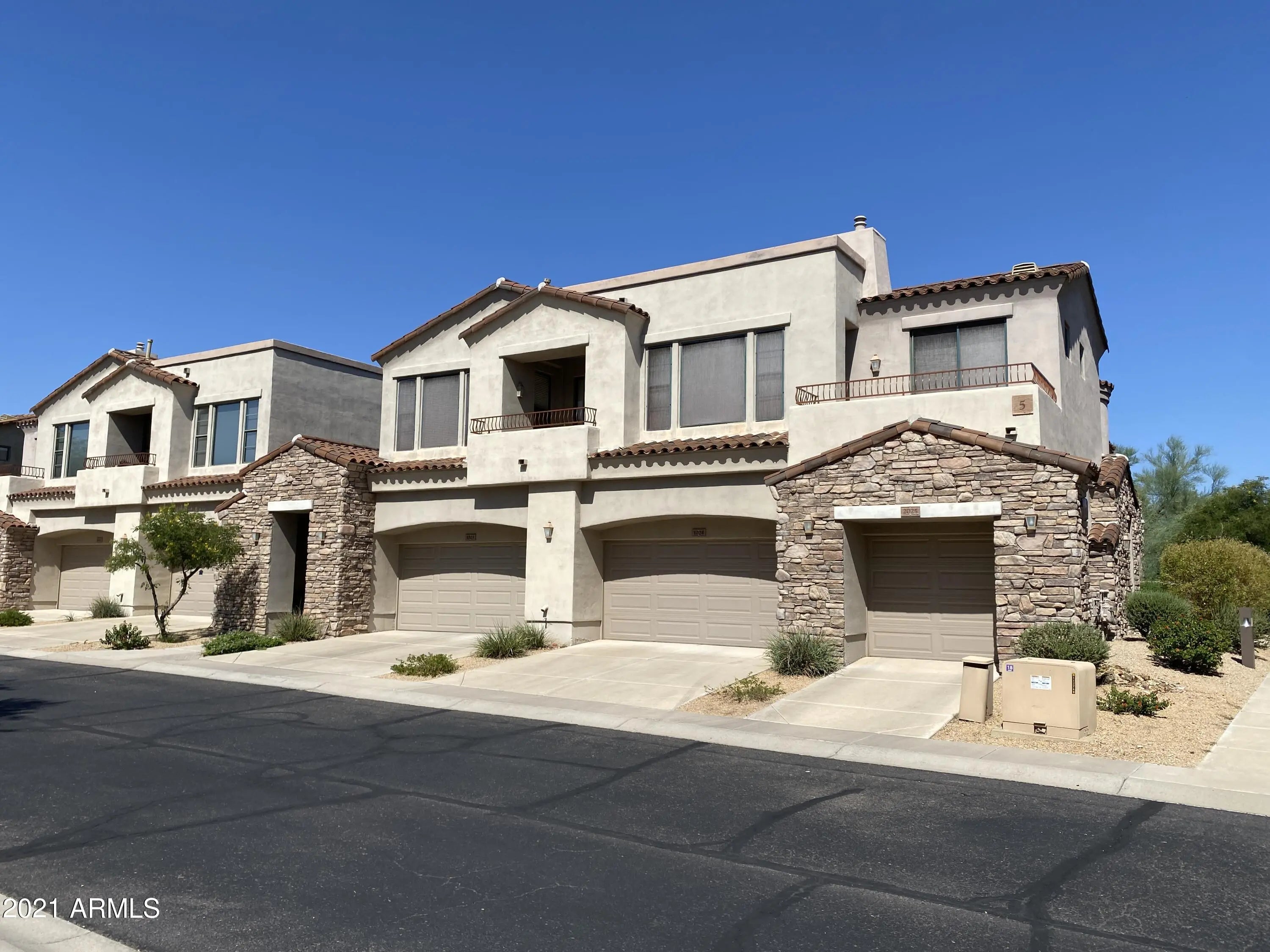 Photo of Listing #6932172