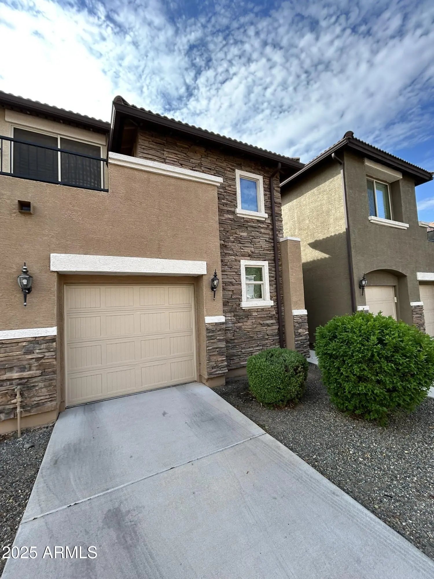 Photo of Listing #6929835