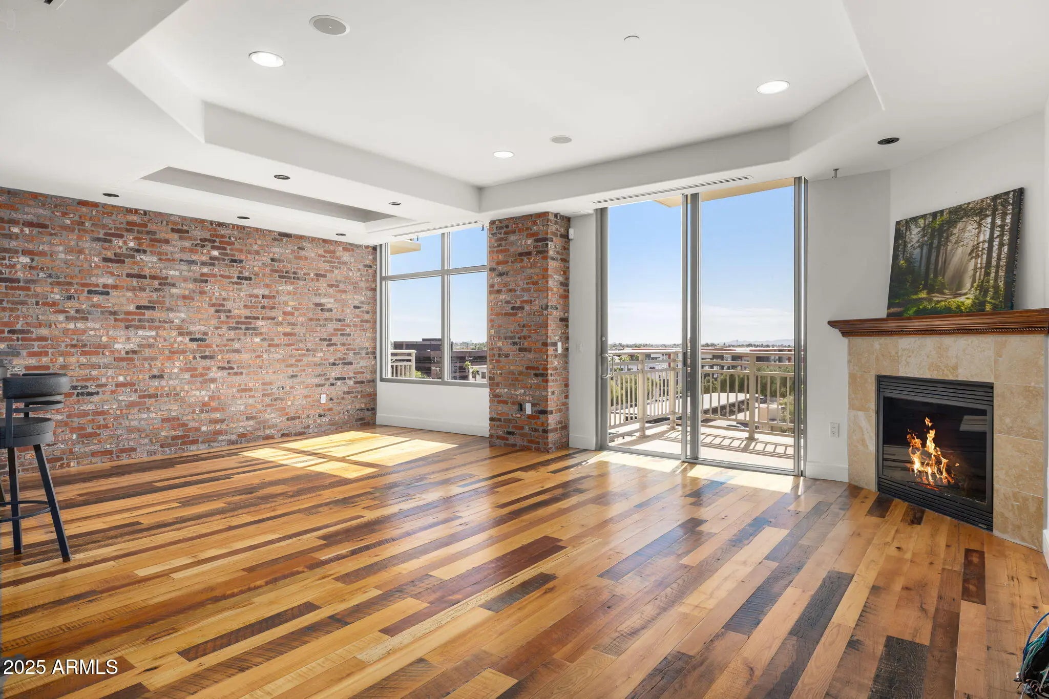 Photo of Listing #6931778