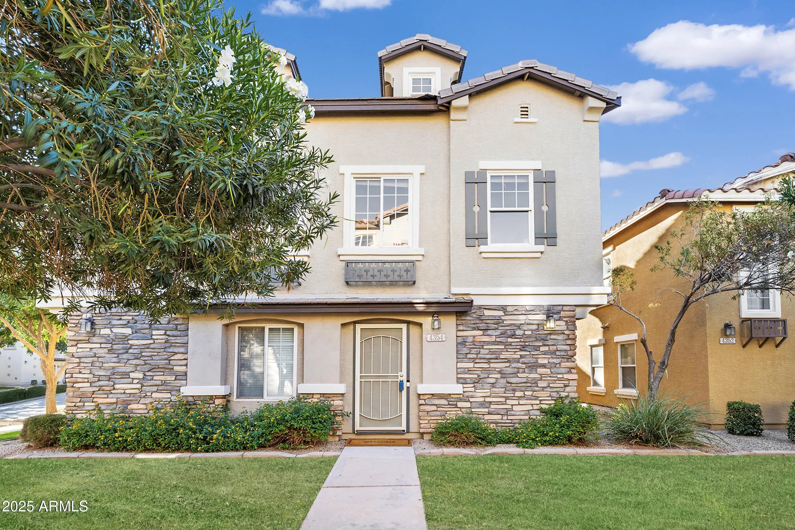 Photo of Listing #6930423