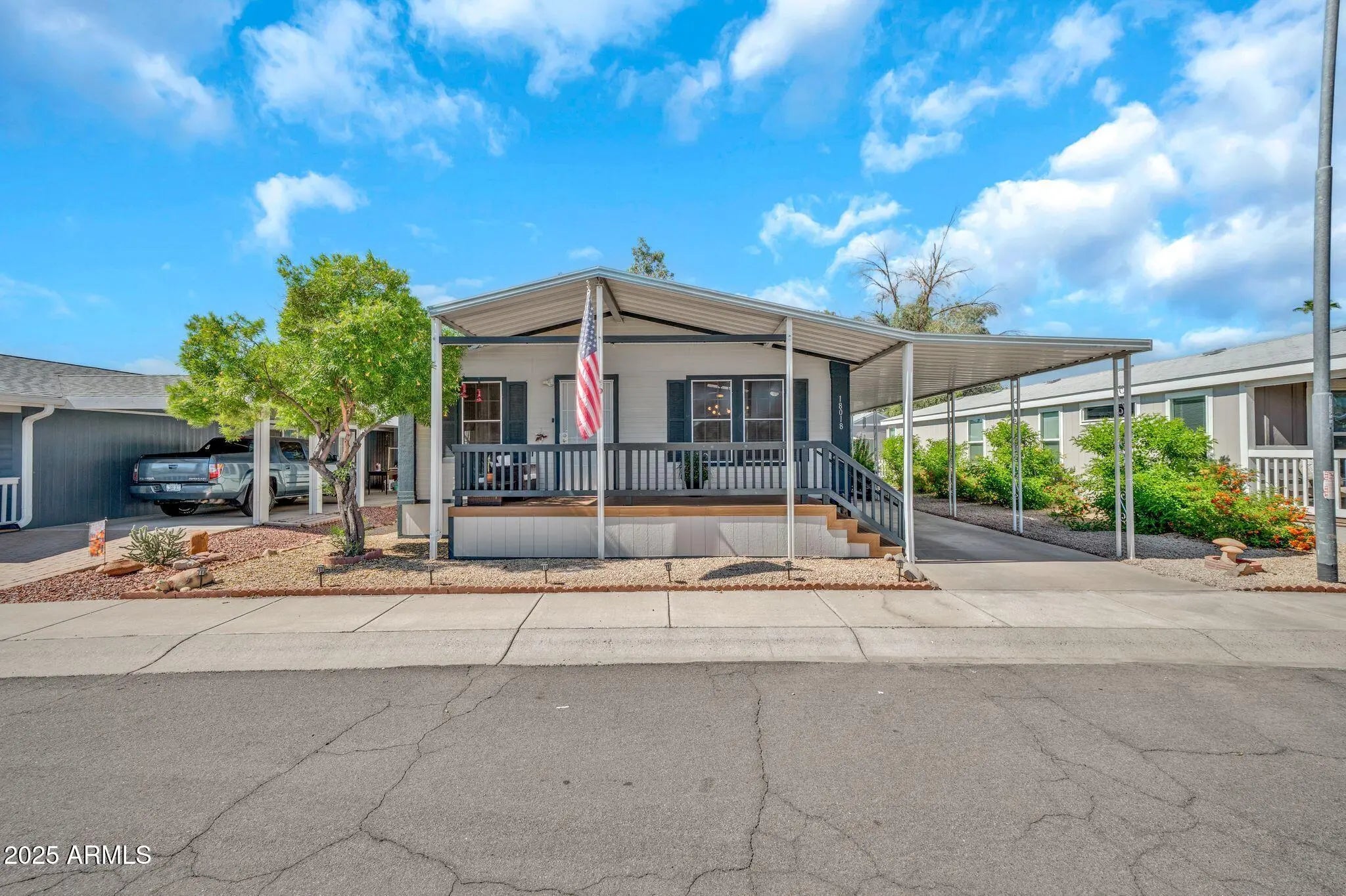 Photo of Listing #6931824