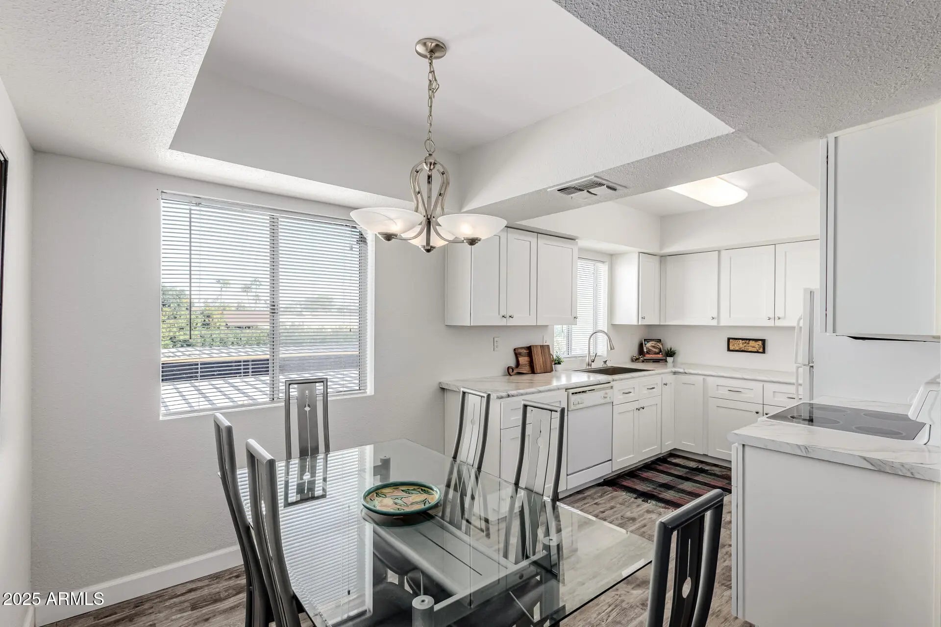 Photo of Listing #6933982