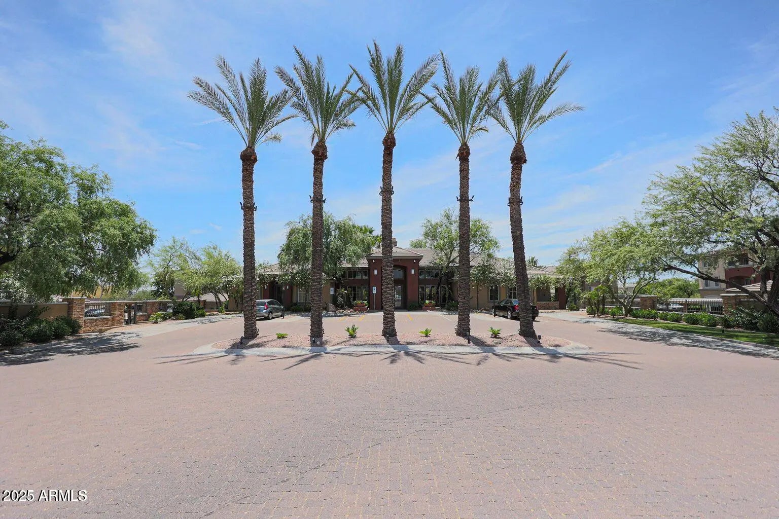 Photo of Listing #6930233