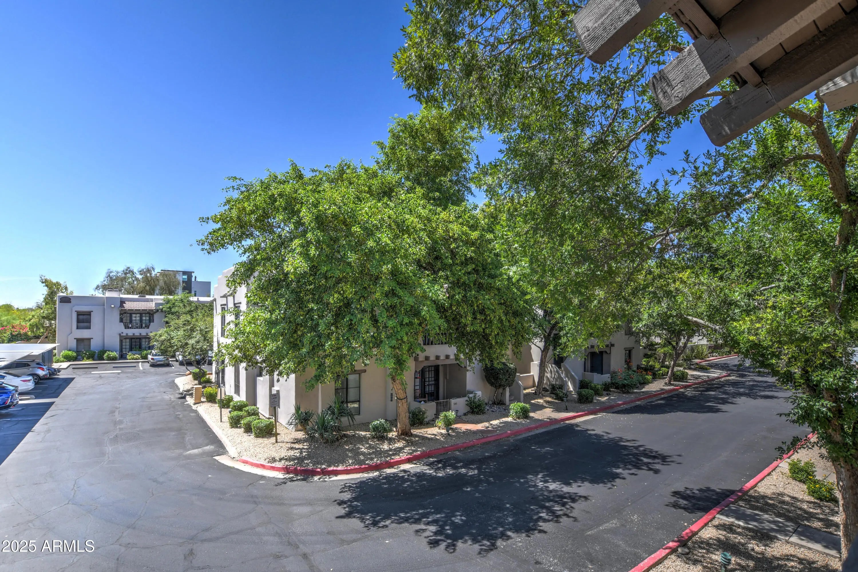 Photo of Listing #6930304