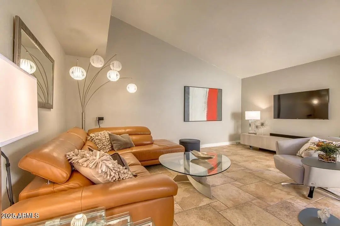 Photo of Listing #6930424