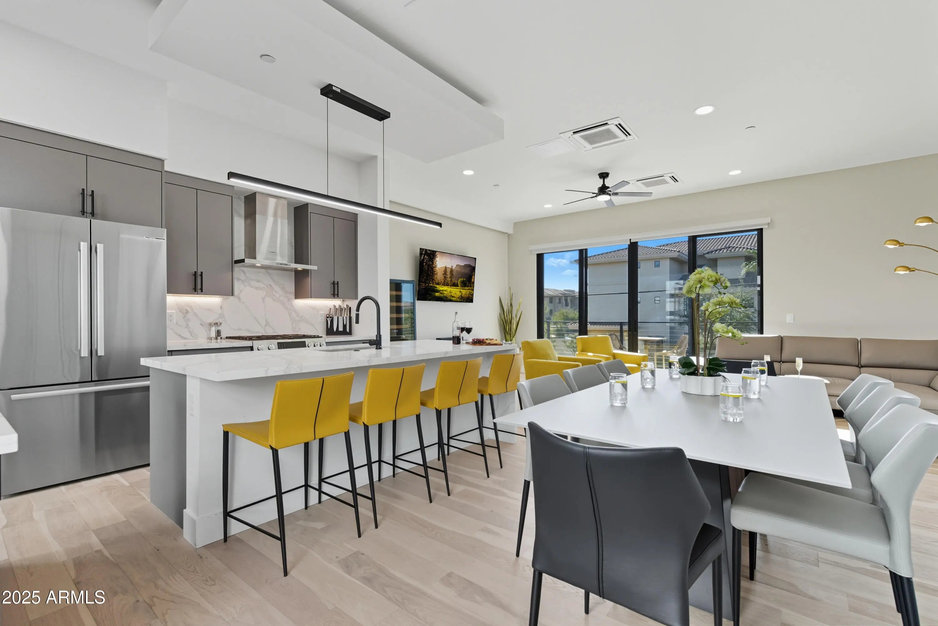 Photo of Listing #6930409