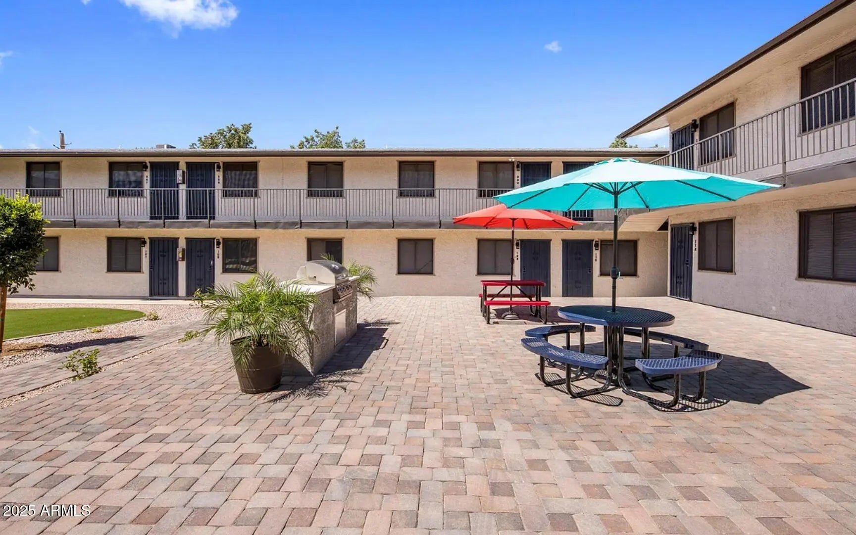 Photo of Listing #6930460