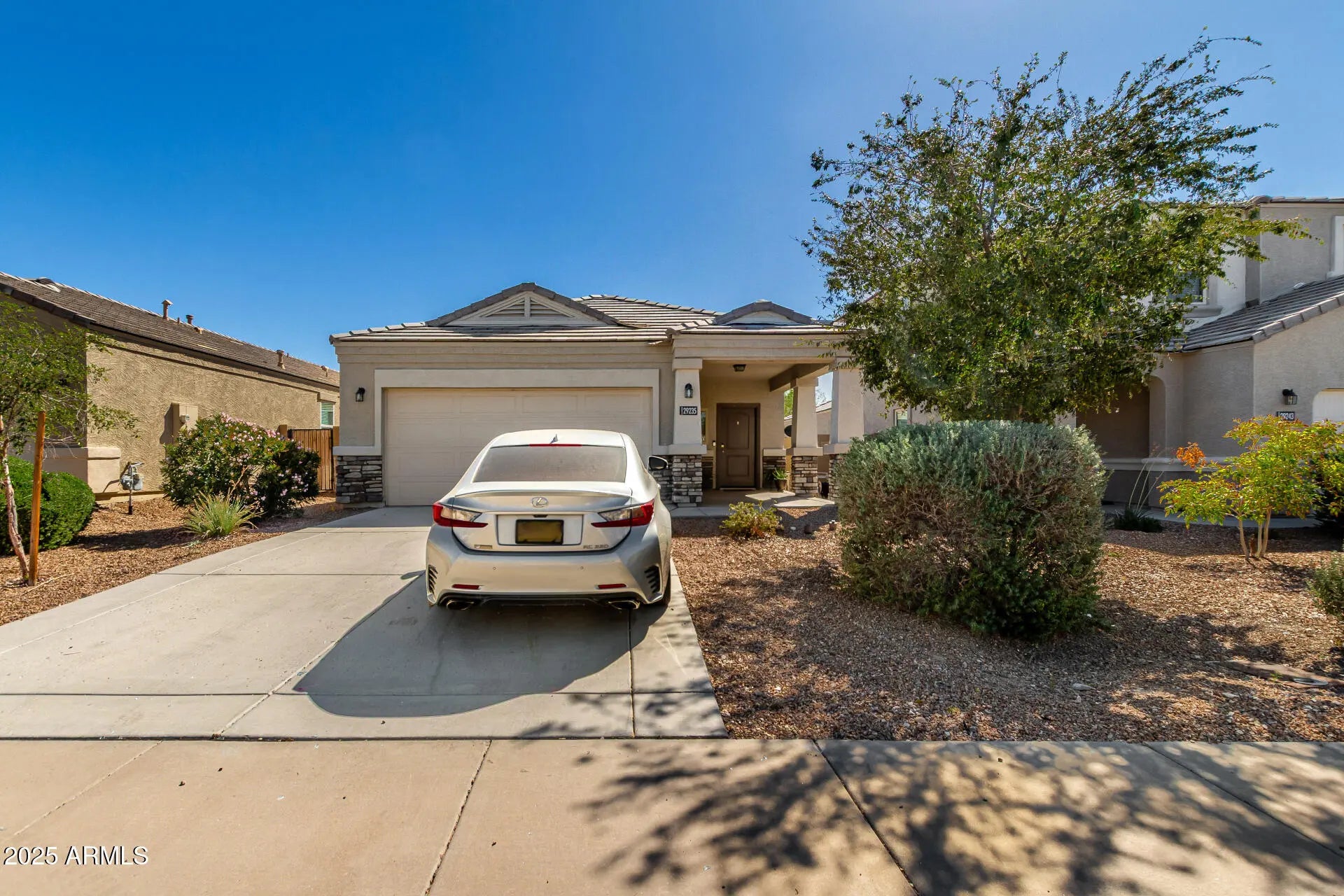 Photo of Listing #6931750