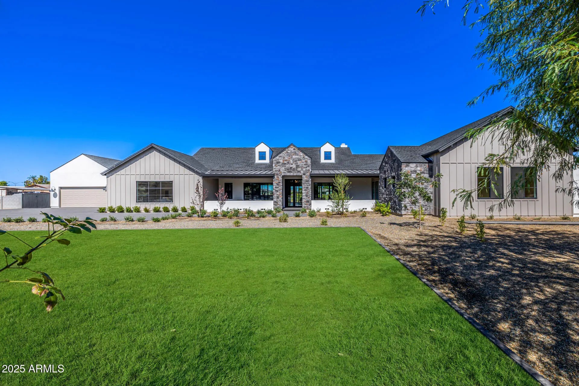Photo of Listing #6930739