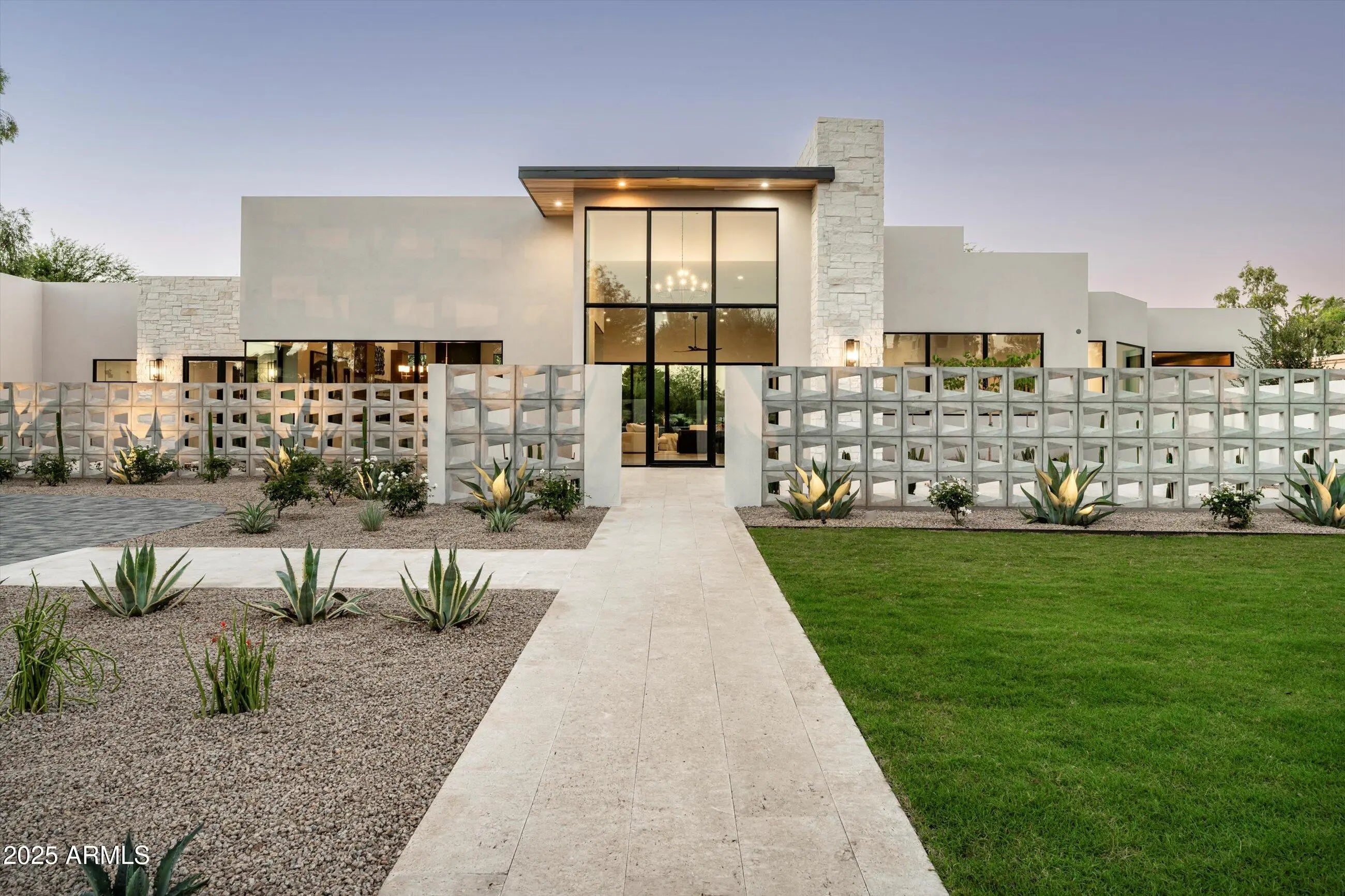 Photo of Listing #6931009