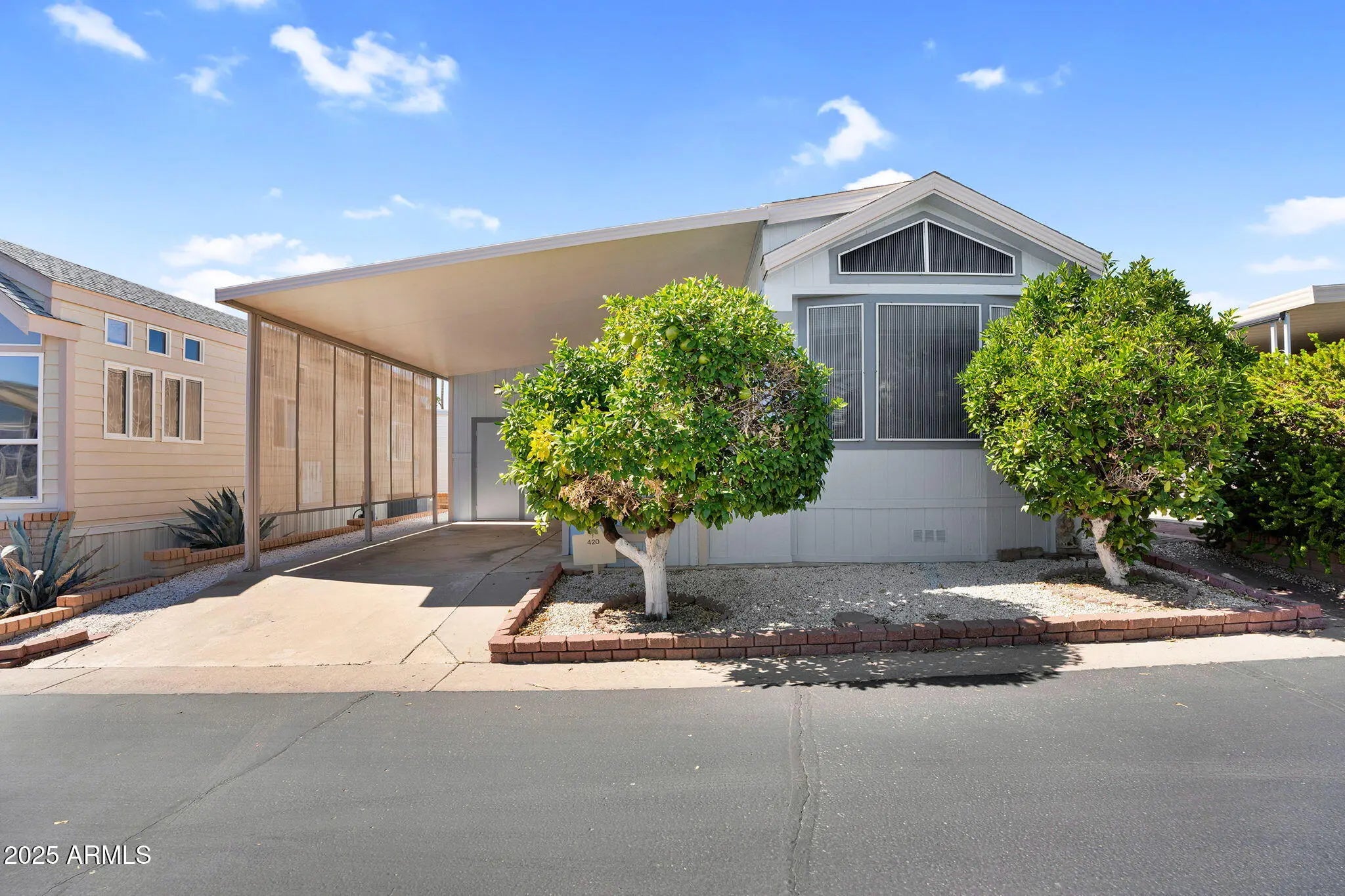 Photo of Listing #6930877