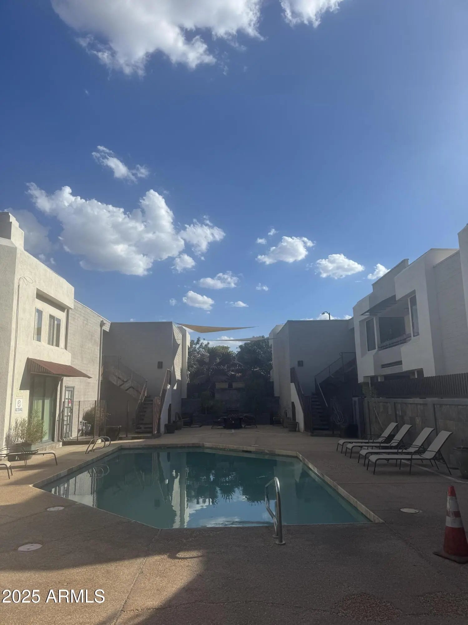 Photo of Listing #6930732