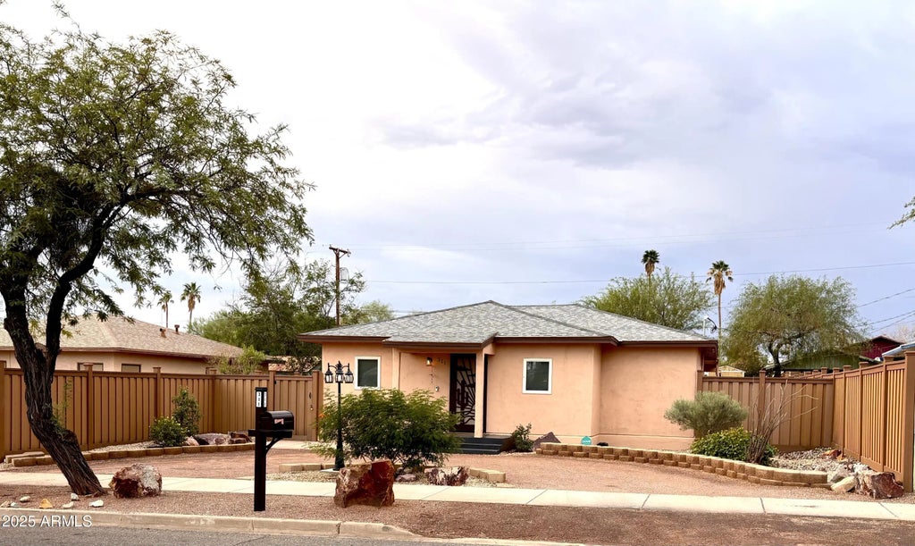 311 W Solana Avenue, Ajo