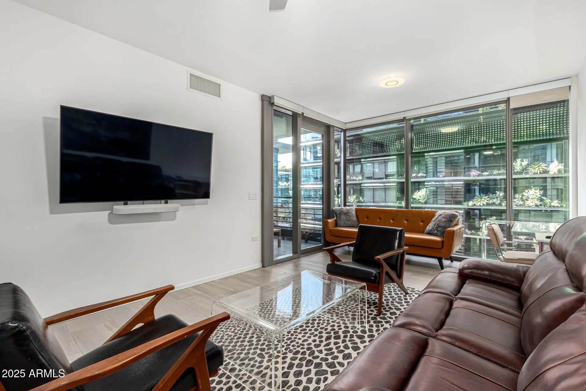 Photo of Listing #6930915