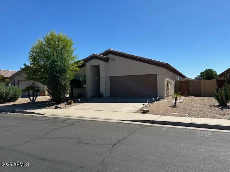 Photo of Listing #6930932