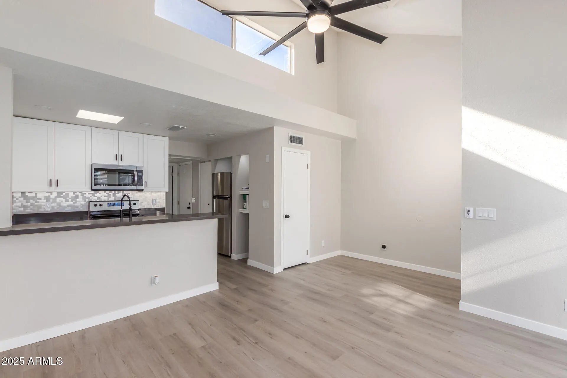 Photo of Listing #6938926