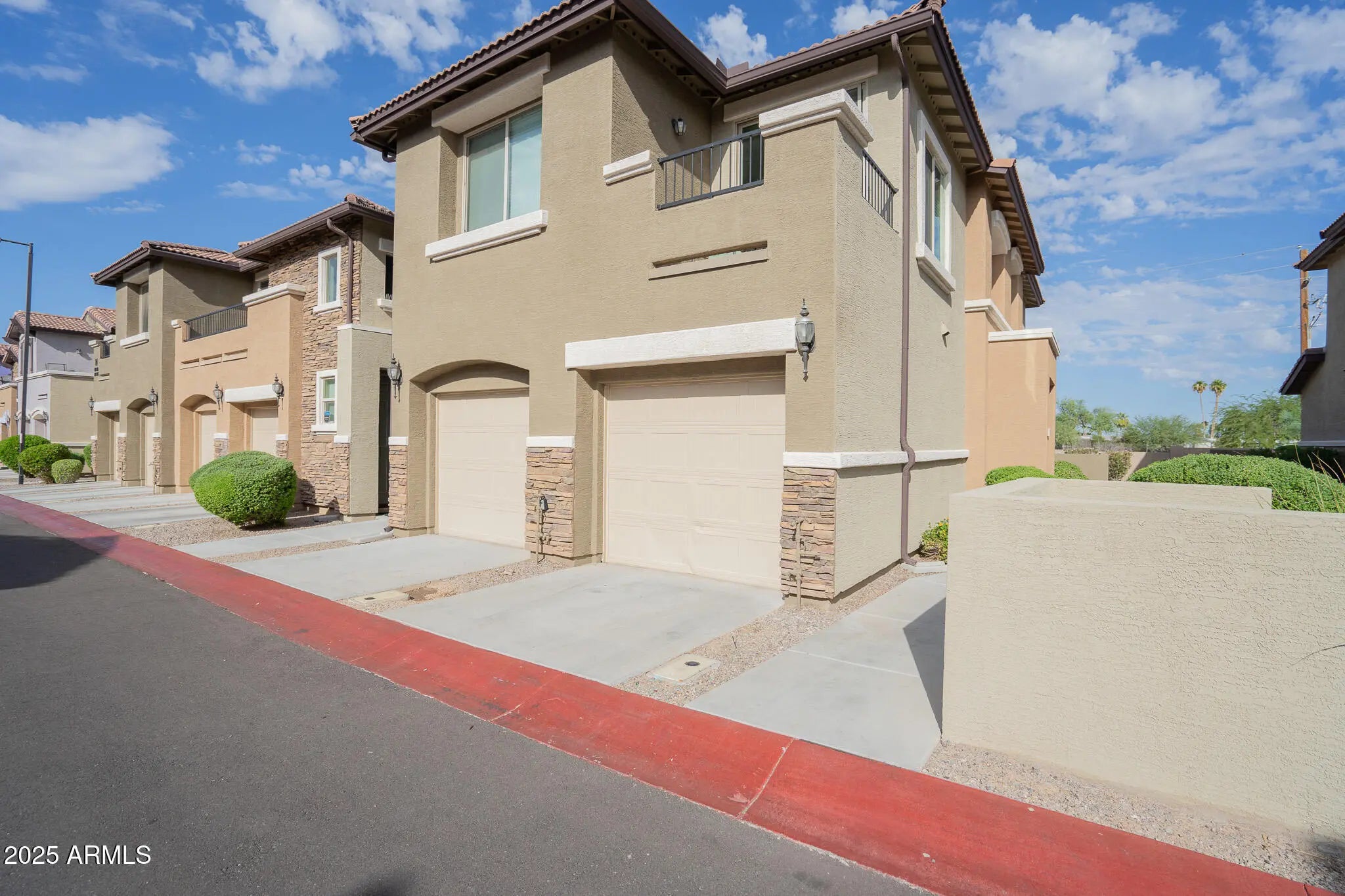 Photo of Listing #6930969