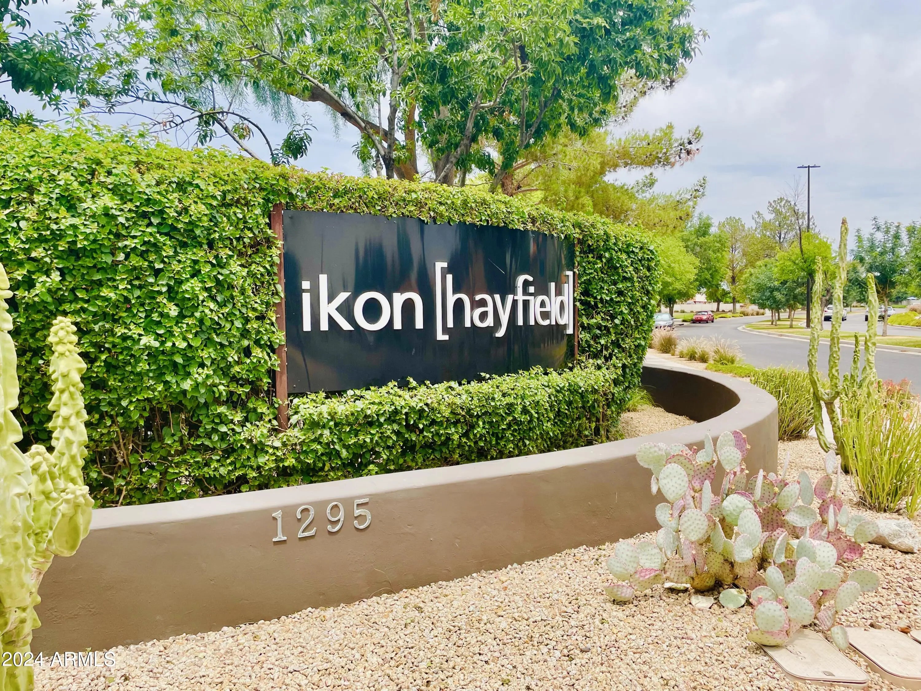 Photo of Listing #6930953