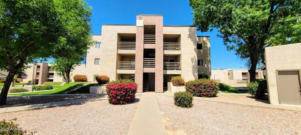 1340 N Recker Road (unit 109), Mesa