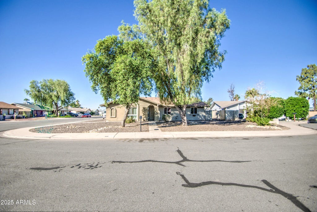 3824 W Shangri La Road, Phoenix