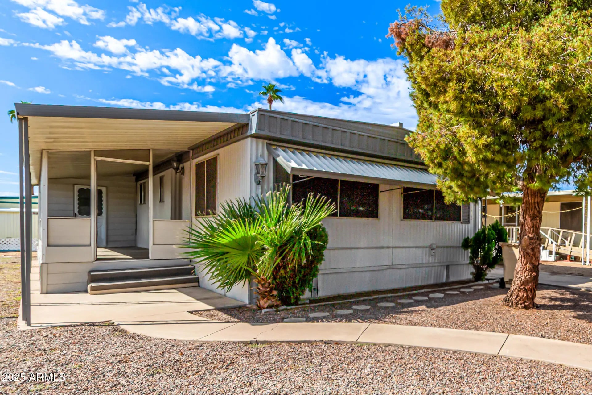 Photo of Listing #6931083