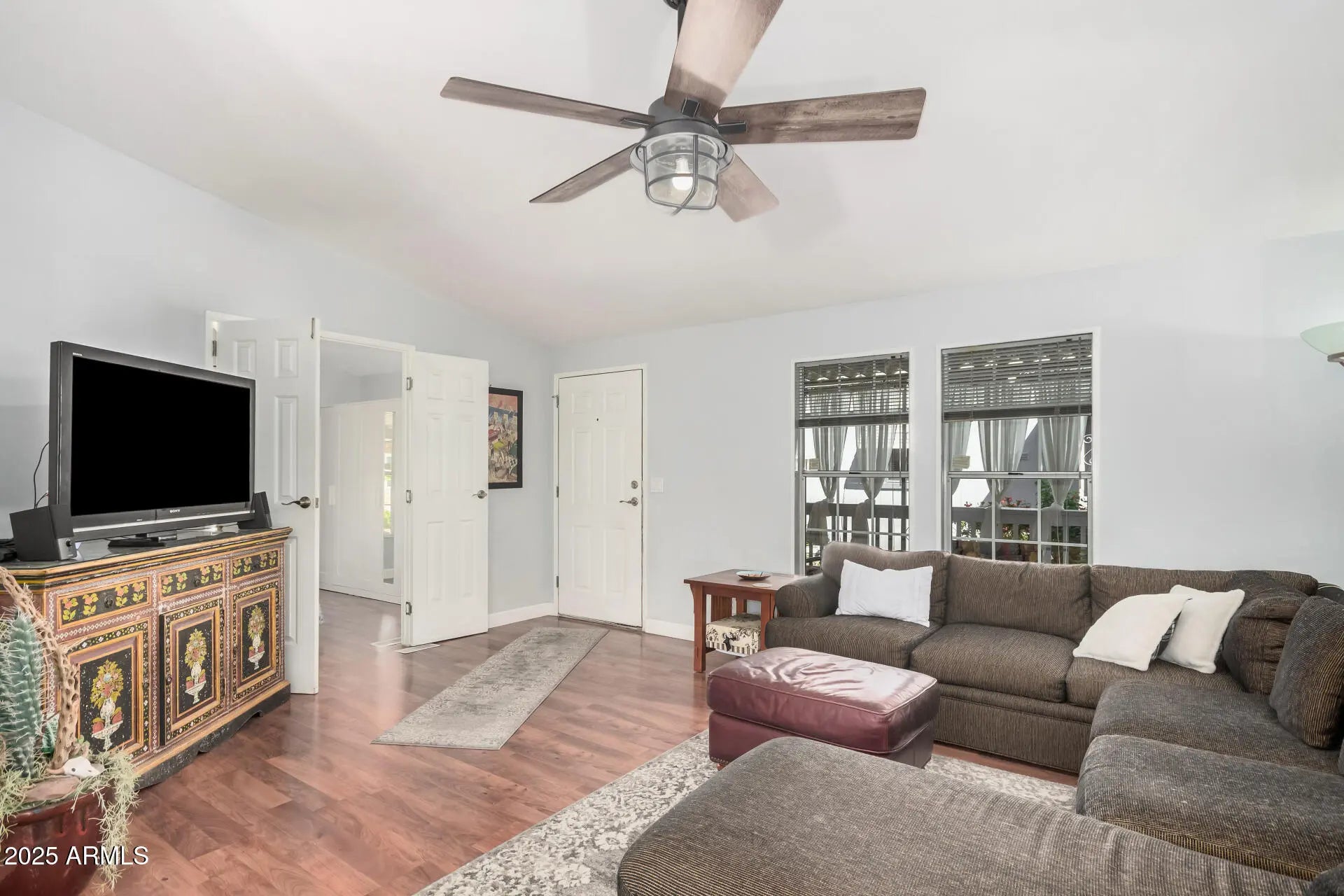 Photo of Listing #6931456