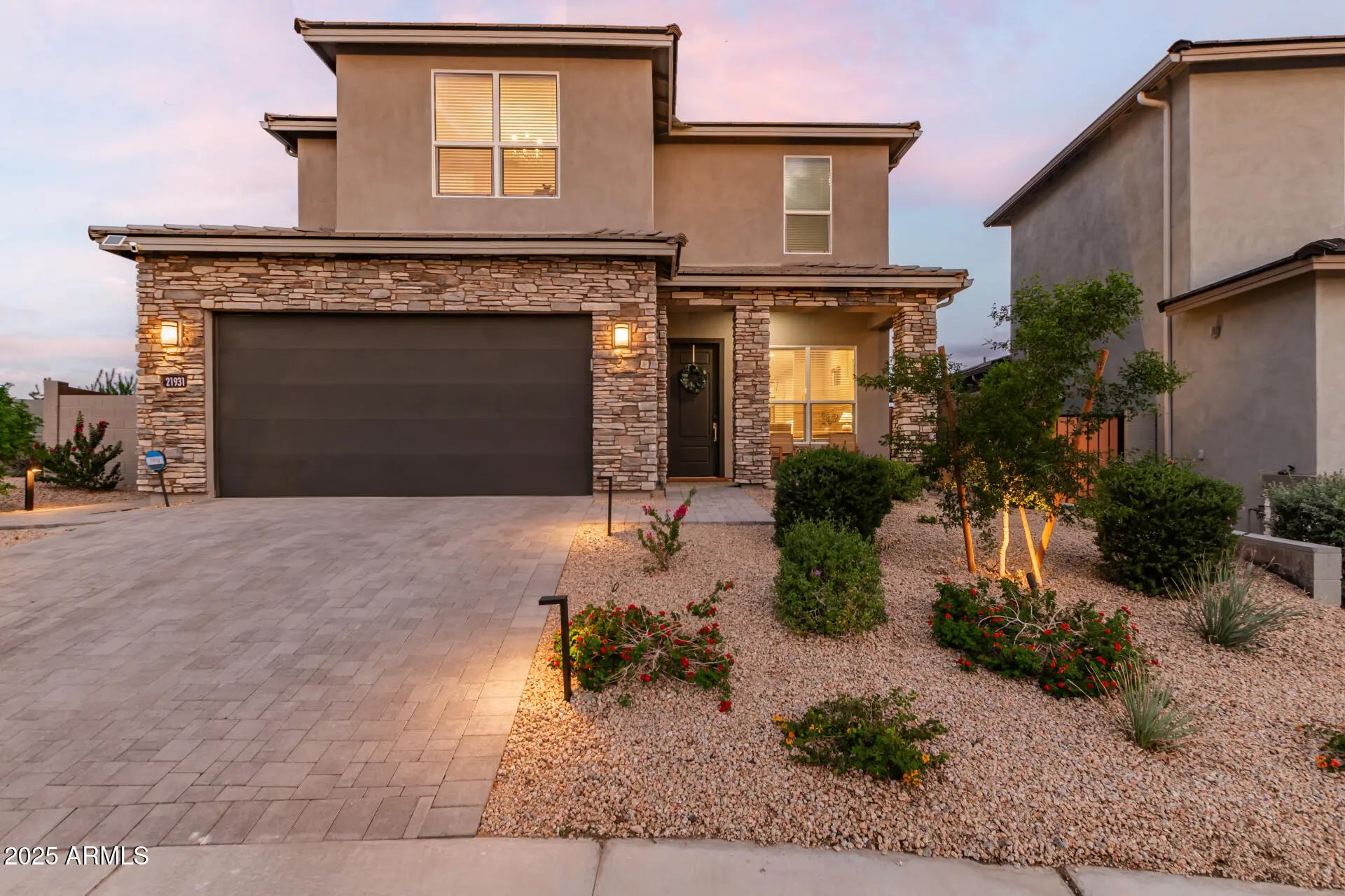 Photo of Listing #6931877