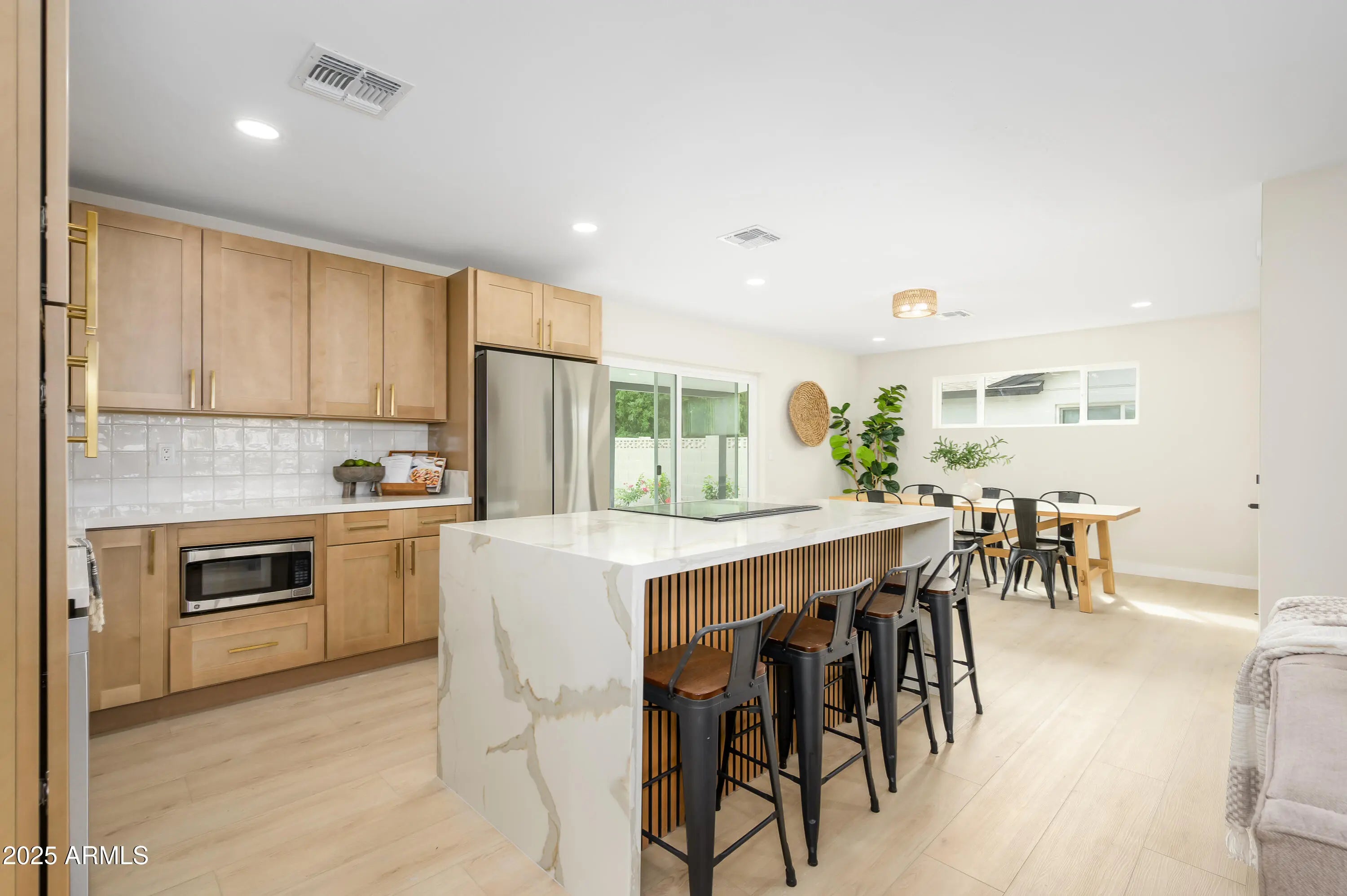 Photo of Listing #6931981