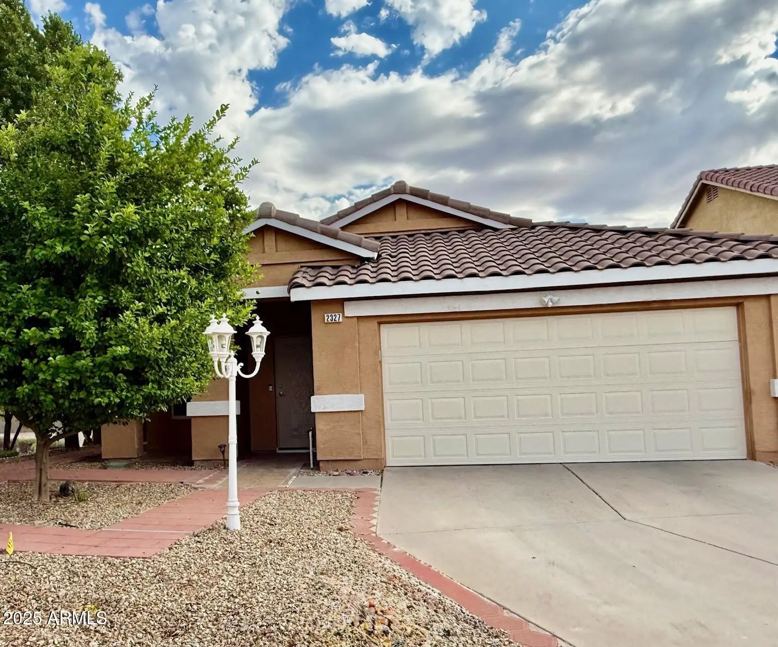 Photo of Listing #6931192